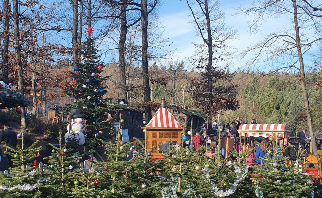 Winterwunderwald Weihnachtsmarkt im Wildparadies Tripsdrill